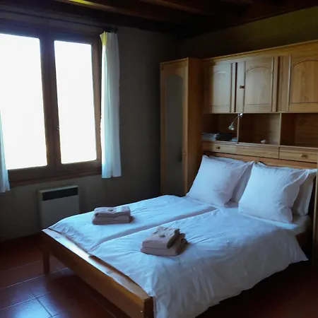 Oda ve Kahvaltı Trinquades